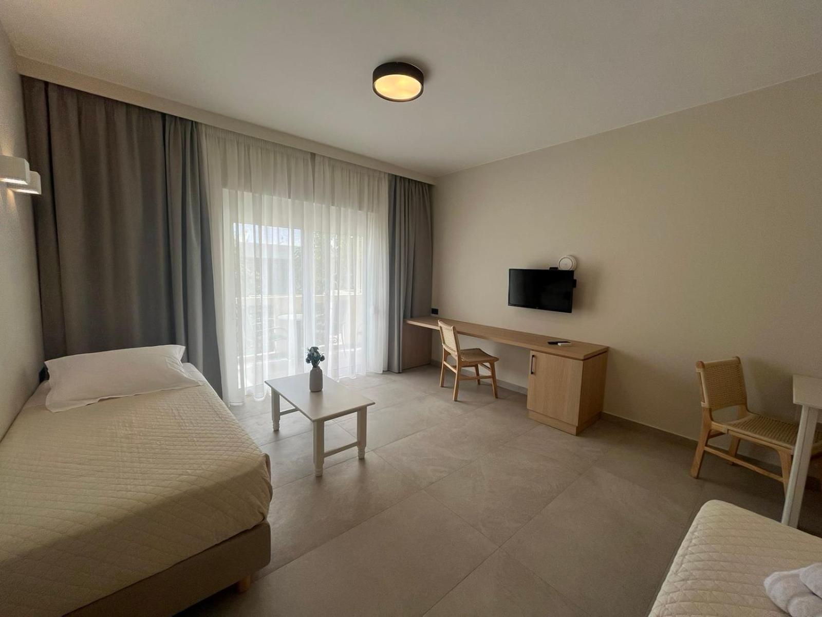Mediterranean Sea Top Floor 帕琉乔拉 外观 照片