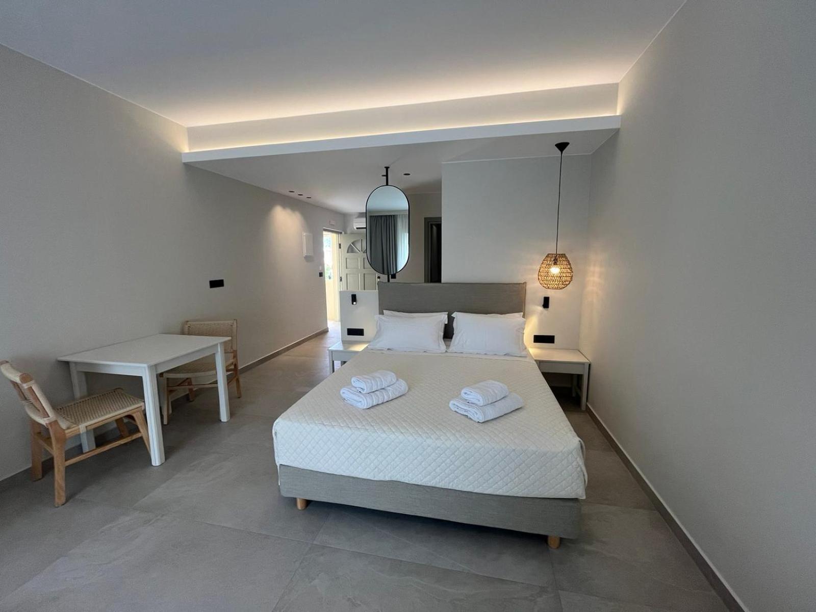Mediterranean Sea Top Floor 帕琉乔拉 外观 照片