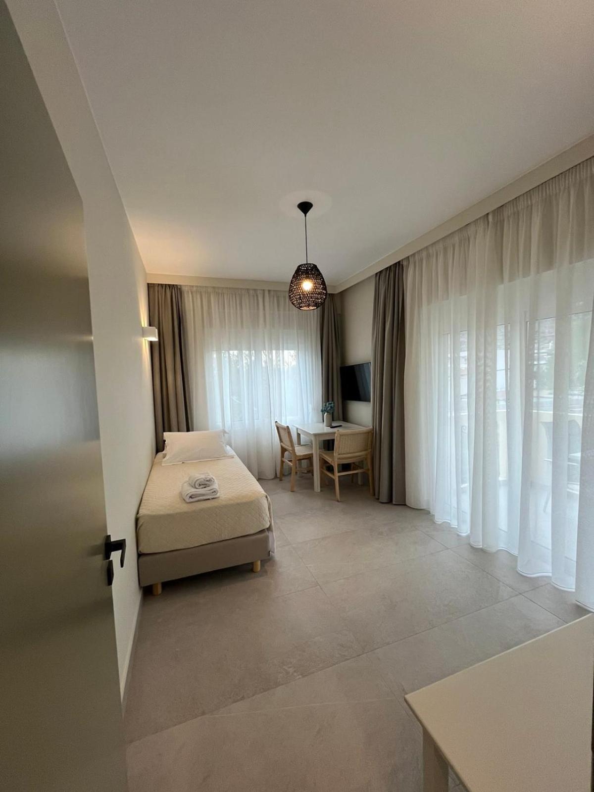 Mediterranean Sea Top Floor 帕琉乔拉 外观 照片